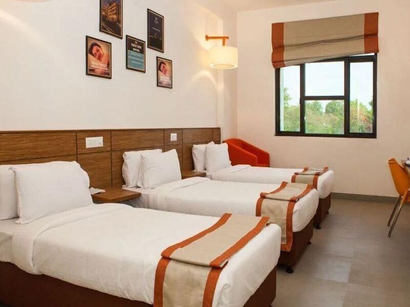 Max Hotels Jabalpur Zewnętrze zdjęcie