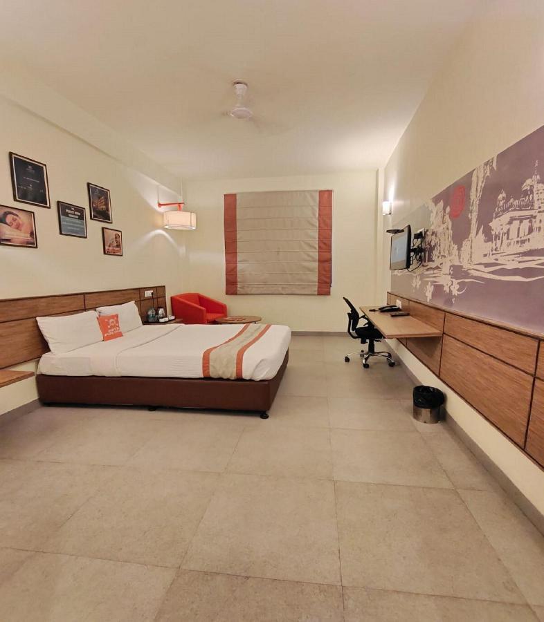 Max Hotels Jabalpur Zewnętrze zdjęcie