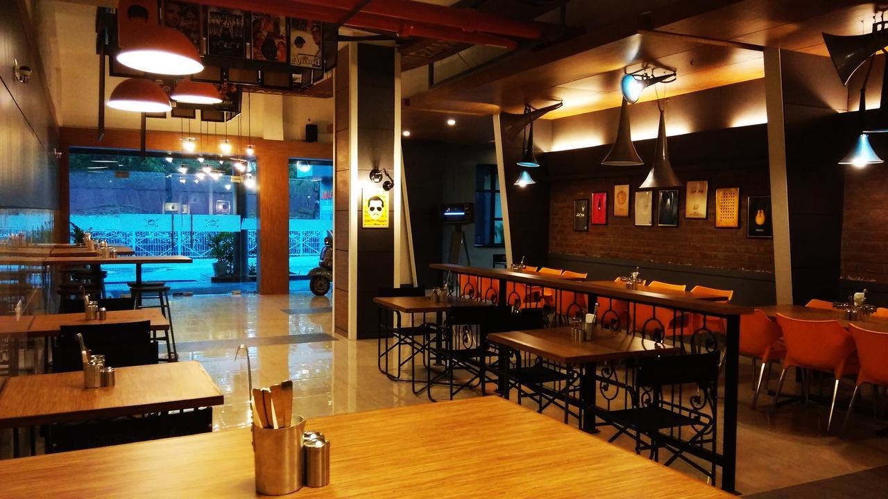 Max Hotels Jabalpur Zewnętrze zdjęcie