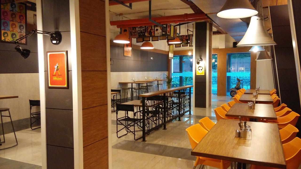 Max Hotels Jabalpur Zewnętrze zdjęcie