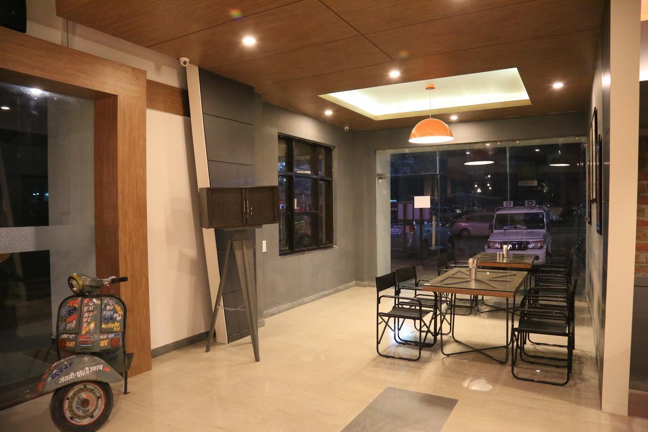 Max Hotels Jabalpur Zewnętrze zdjęcie