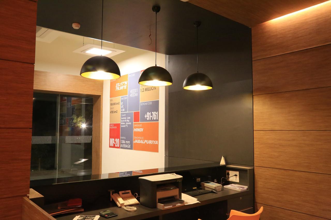 Max Hotels Jabalpur Zewnętrze zdjęcie